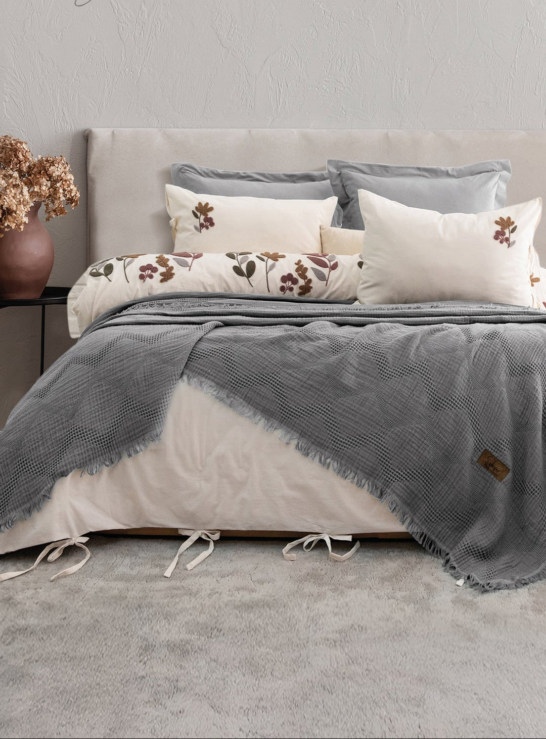 PAULA Bedding Set with Bedcover / GREY
